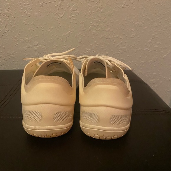 VivoBarefoot white shoes 38L - Picture 6 of 9